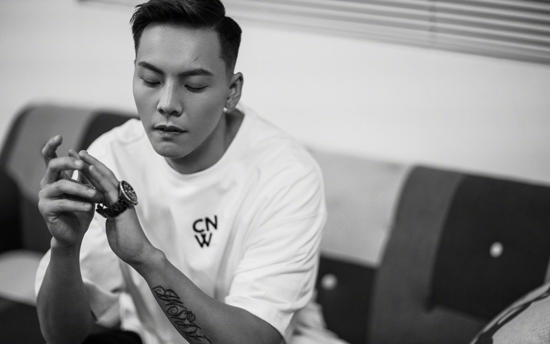 一剑西来！乔治末节导弹式准绝杀，湖人悬崖边险胜马刺捍卫主场