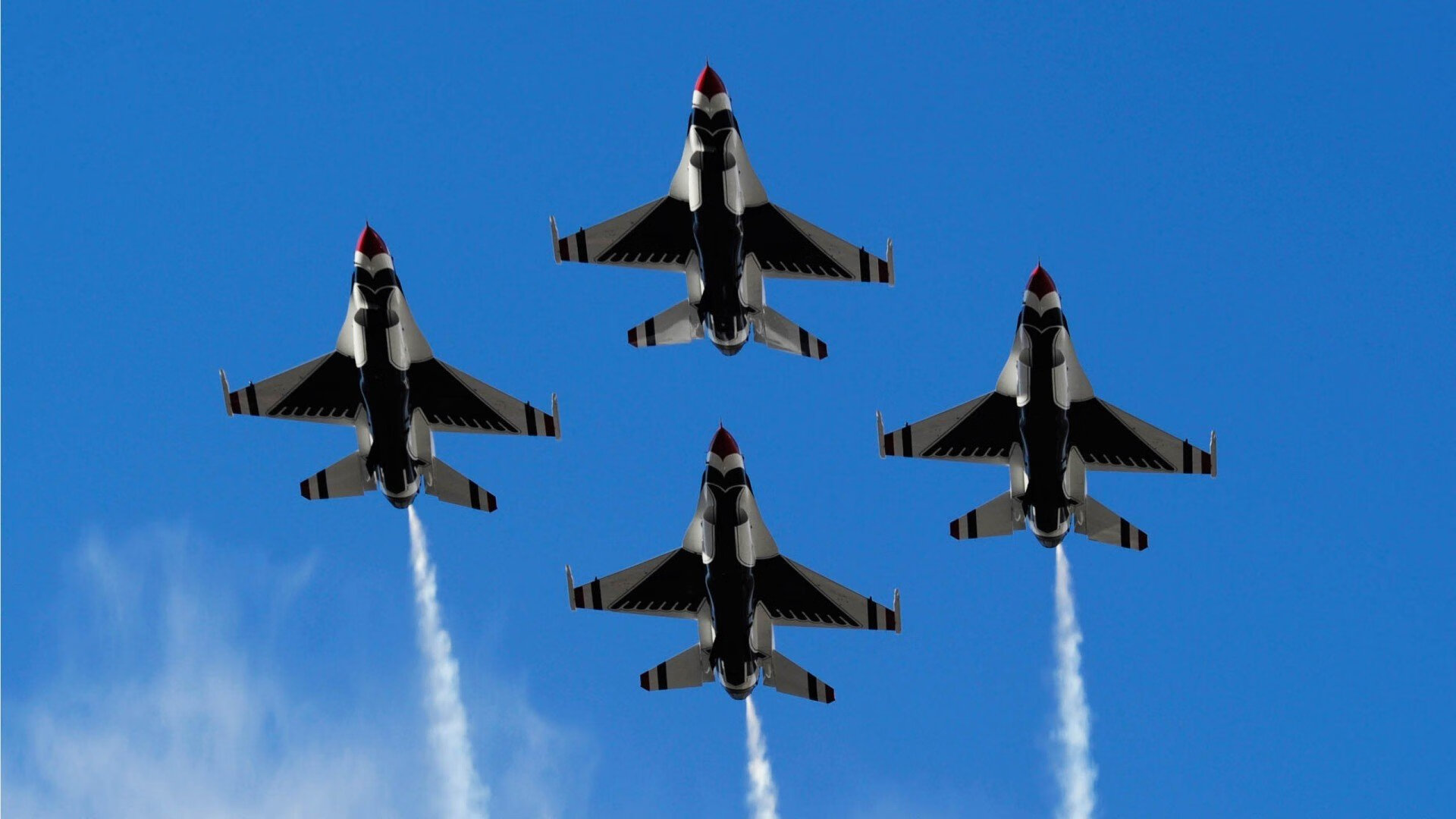 绿茵场上的鹈鹕防守，解析欧冠半决赛如何封锁雄鹿式进攻