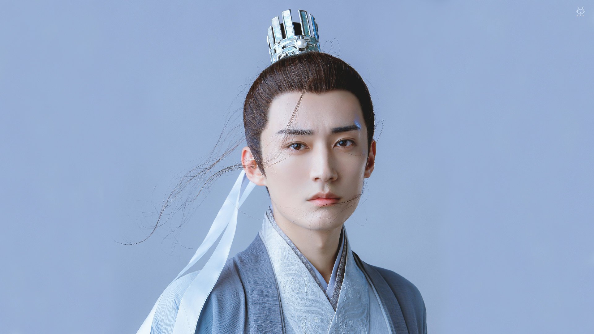 双线叙事，压力淬炼下的个人英雄主义与团队新生的亚洲之光