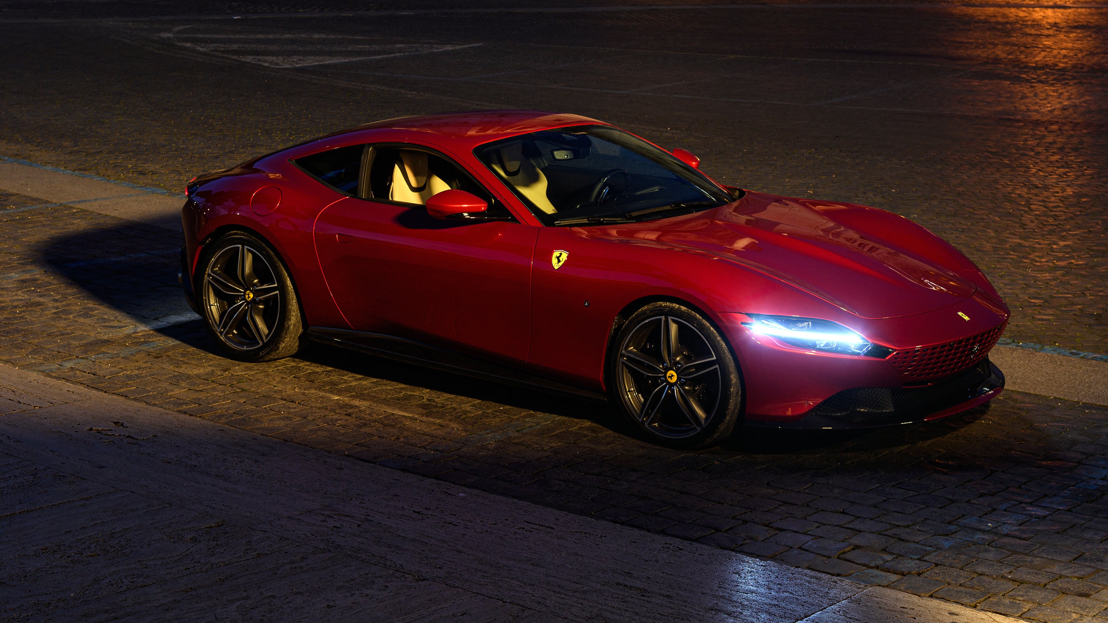 聚光灯外的统治者，戈麦斯在巴黎与牙买加之战中的隐形霸权